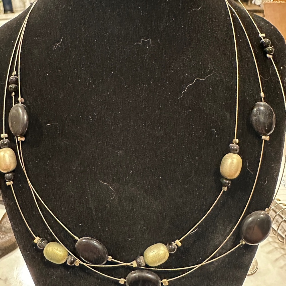 Elegant Gold and Black Beaded Necklace